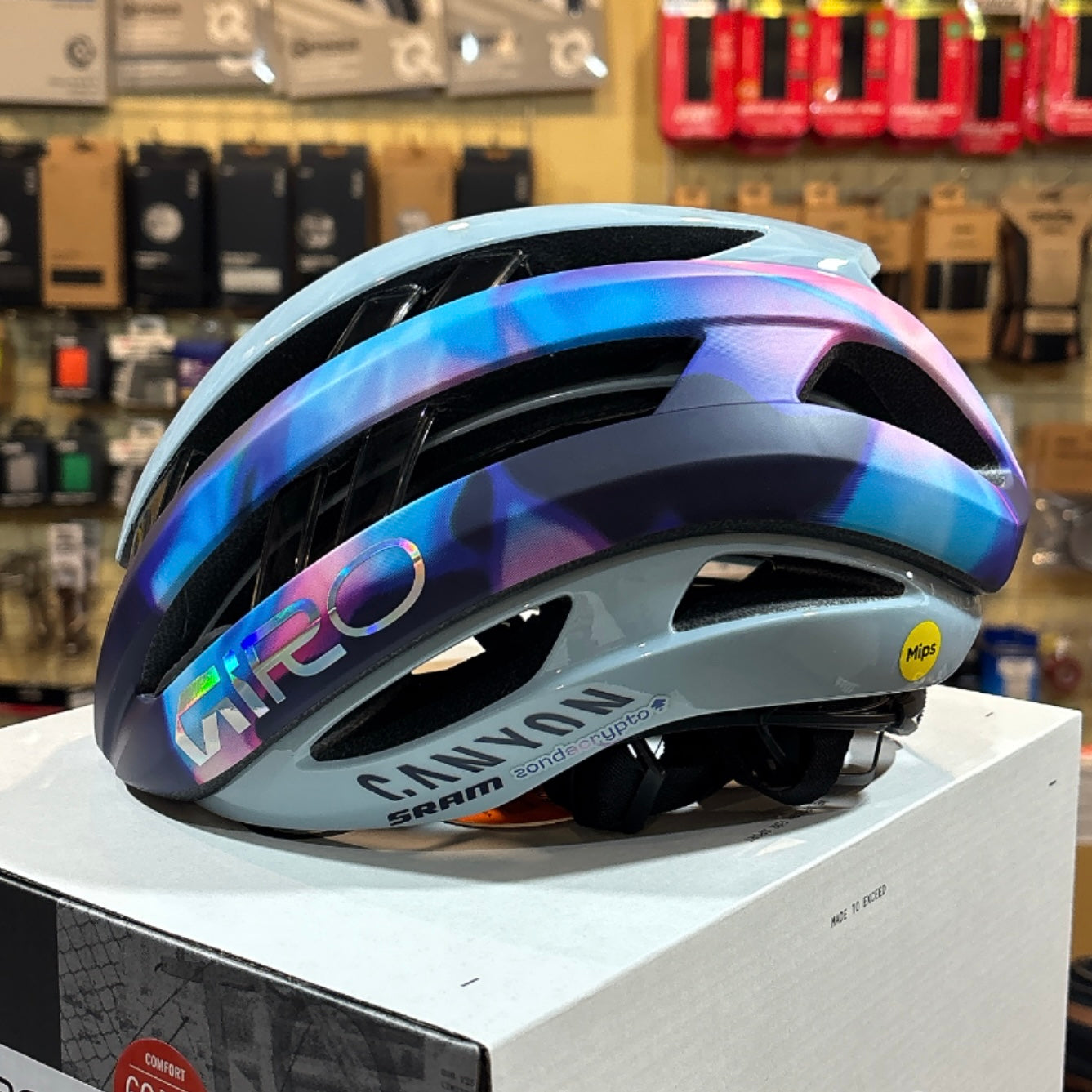 GIRO ARIES SPHERICAL ASIAN FIT HELMET 2026