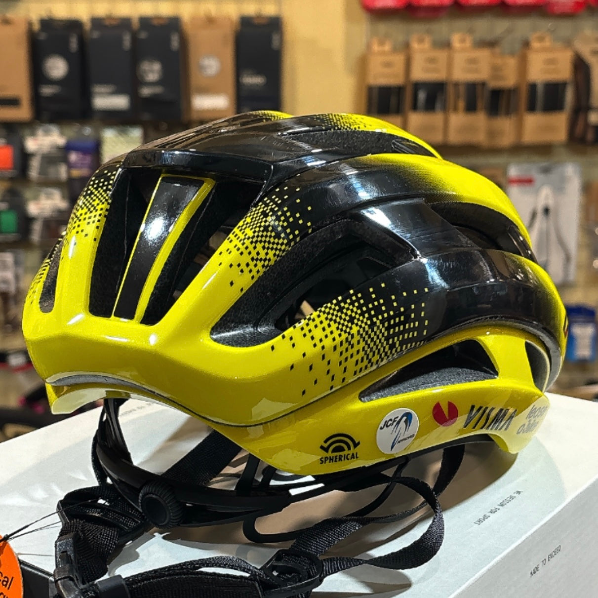 GIRO ARIES SPHERICAL ASIAN FIT HELMET 2026